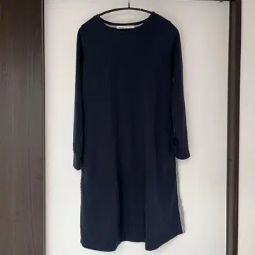 컨제페이에 네이비 긴팔 티셔츠 원피스 스트라이프