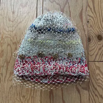 아루코나난 다색 비즈 부착 니트 모자