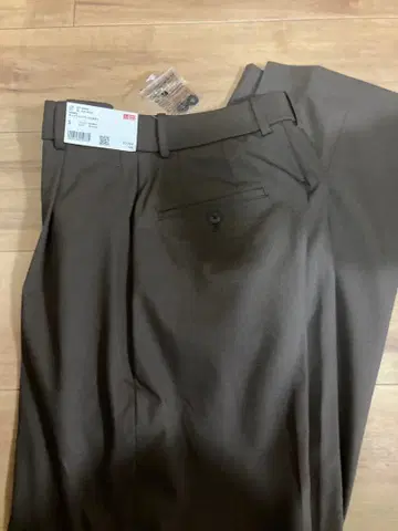 UNIQLO 턱 와이드 팬츠 S 다크 브라운