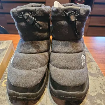 THE NORTH FACE 그레이 부츠