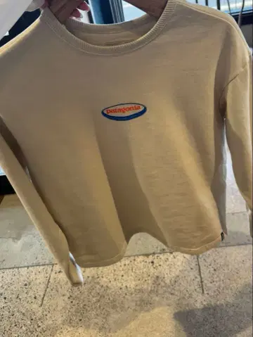 [미사용 새상품] patagonia 베이지 트레이닝복