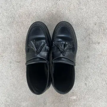 닥터마틴 로퍼 태슬 ADRIAN