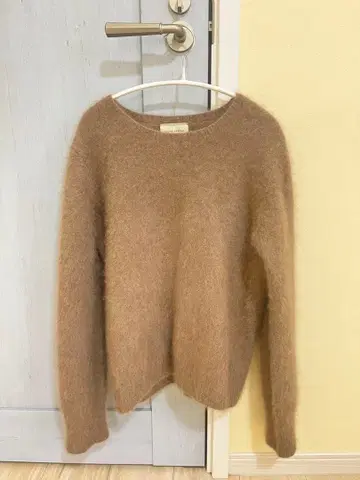 UNITED ARROWS 베이지 크루넥 스웨터 복슬복슬 니트