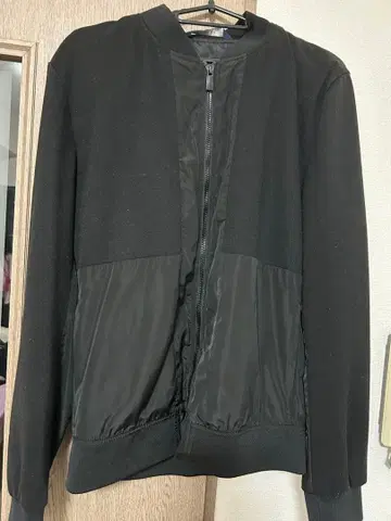 블랙 지퍼 달린 캐주얼 자켓