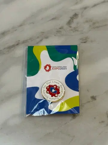 [ 판매 종료 ] 핀 배지 색상 차이 미야쿠미야쿠 윙크 기념 티켓