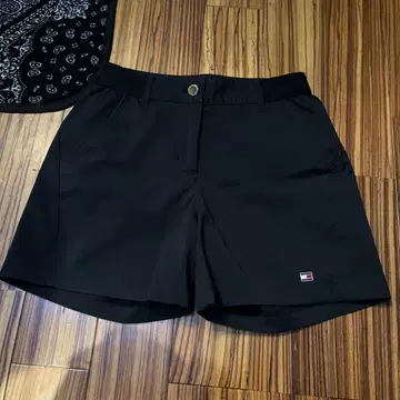 블랙 트리코 디자인 팬츠