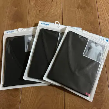 새상품 AIRism V넥T셔츠 M사이즈 블랙 3개 세트
