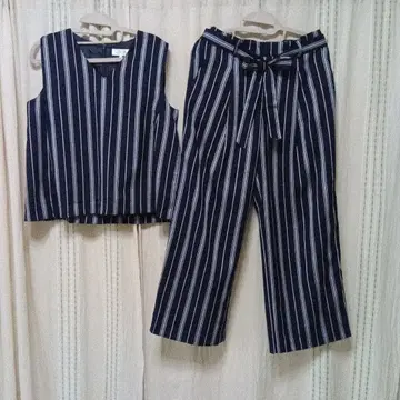 ALPHA CUBIC 네이비 컬러 스트라이프 셋업