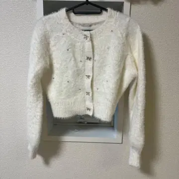 윌 셀렉션 펄 & 비쥬 페더 가디건 화이트