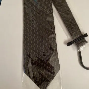 Calvin Klein 다크 브라운 넥타이