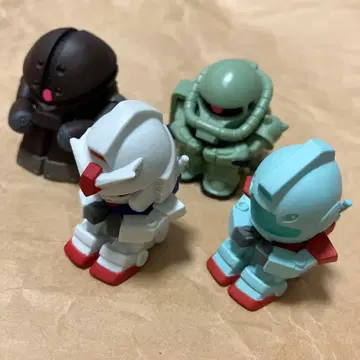 기다림 건담의 경우 총 4종