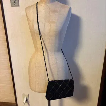 비즈 블랙 숄더백