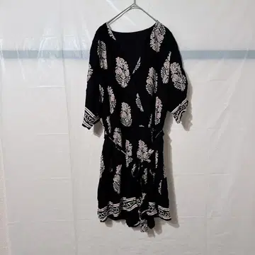 새상품급 꽃무늬 플레어 슬리브 올인원 블랙 튜닉 오부소매