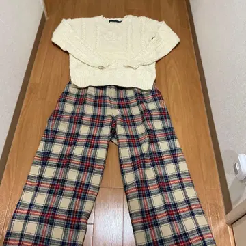 체크 무늬 캐주얼 팬츠 베이지 계열