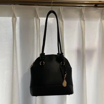 블랙 핸드백 합성 피혁제