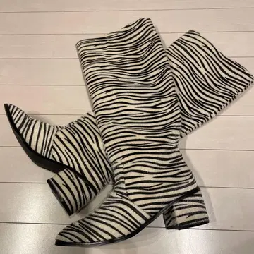 새상품 릴리 브라운 Lily brown 롱 부츠 제브라 패턴 24.5