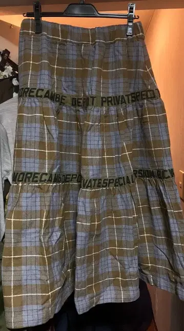 라임 잉크 두꺼운 원단 체크 스커트