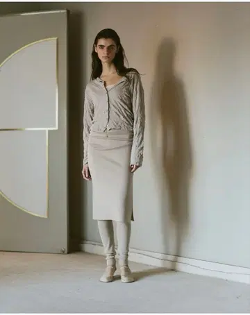 새상품 택 포함 [Whim Gazette 윔 가제트] 타이트 스커트