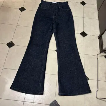 미사용급 MOUSSY MVS FLARE 원 워시 데님