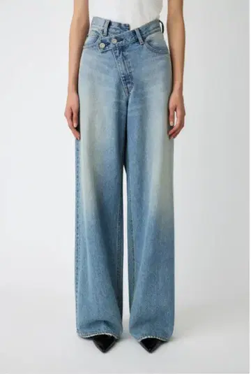 [ MOUSSY ] CROSS WAIST WIDE 스트레이트