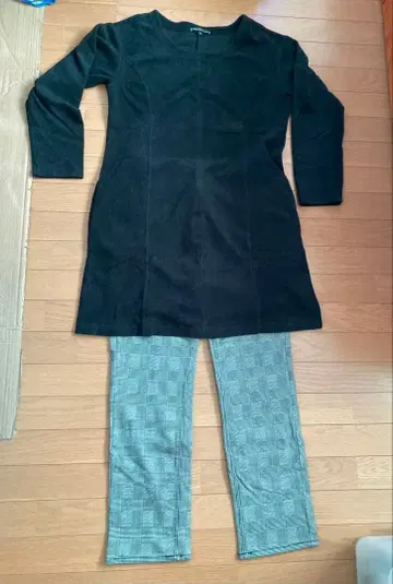 미사용 새상품 팬츠 & DHC 플리스 튜닉*