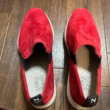 레드 스웨이드 슬립온 25cm 미사용