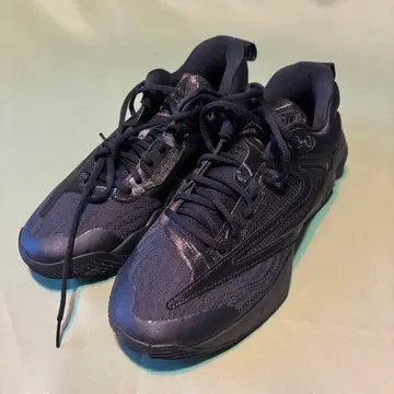 블랙스니커 야니스 이모탈리티 3 DZ7534-001