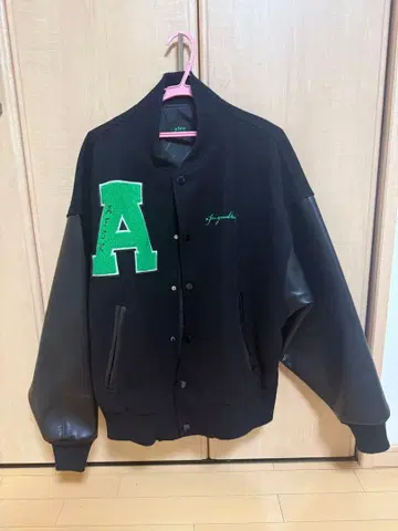 바시티 자켓 블랙 그린 자수