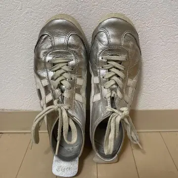 오니츠카타이거 멕시코 66 실버