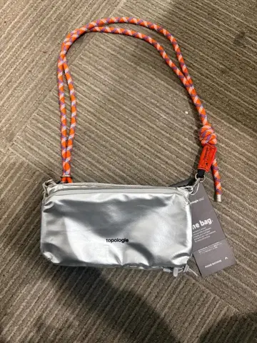 topologie 실버 숄더백