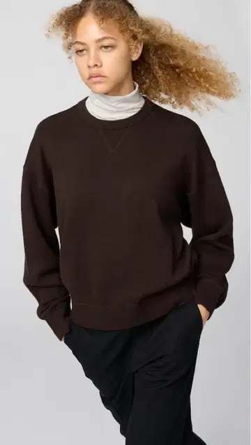 유니클로C 스무스 코튼 크루넥 스웨터