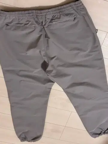 뉴발란스 그레이 와이드 팬츠