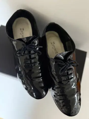레페토 에나멜 레이스업 슈즈 블랙 37 zizi