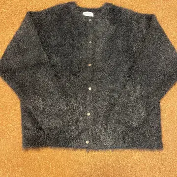 [새상품] 오파크 클립 샤기 니트 미들 가디건 (세탁기 사용 가능)