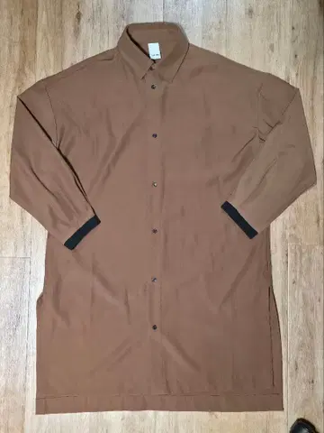 브라운 긴팔 버튼업 셔츠 M 사이즈