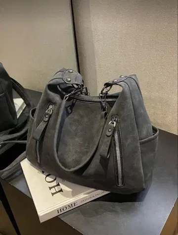 대용량 숄더백 블랙 토트 심플 한국 스트릿 Y2K