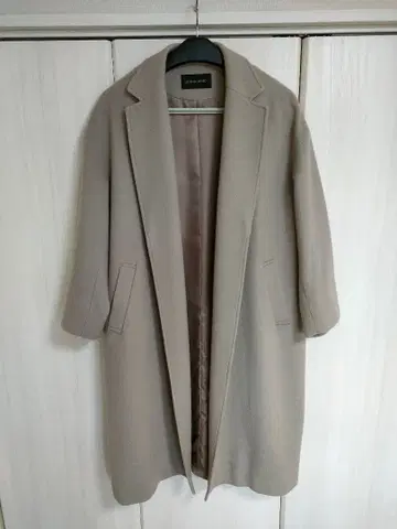 오버 체스터 코트 MOCA