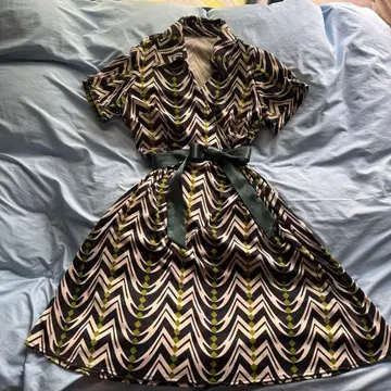 기하학 패턴 반팔 무릎 기장 원피스 L 사이즈