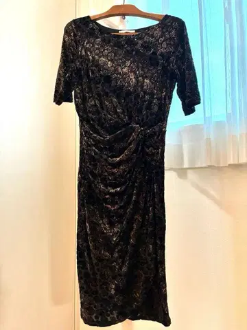 FIFILLES 파리 가을 겨울용 반팔 무릎 기장 원피스 블랙