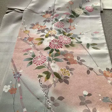 고급 염색 호몬기 크레이프 원단에 국화, 매실, 동백 등 꽃들 일품