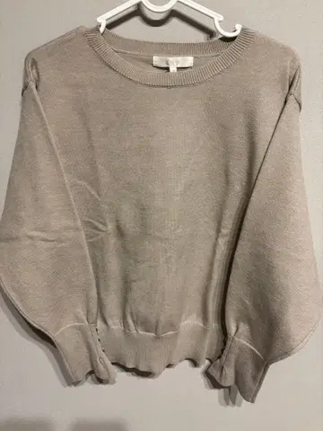 grove 택 포함 미사용 새상품 베이지 니트 긴팔