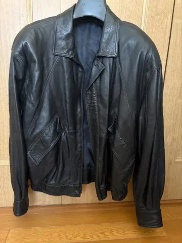 LA PELE 블랙 가죽 자켓 (빈티지)