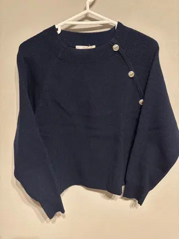 grove 택 포함 미사용 새상품 네이비 버튼 포함 스웨터 02/M