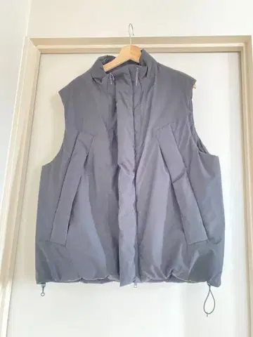 블랙 슬리브리스 베스트