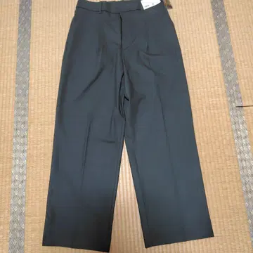 유니클로 턱 와이드 팬츠 XL 사이즈 새상품, 미사용