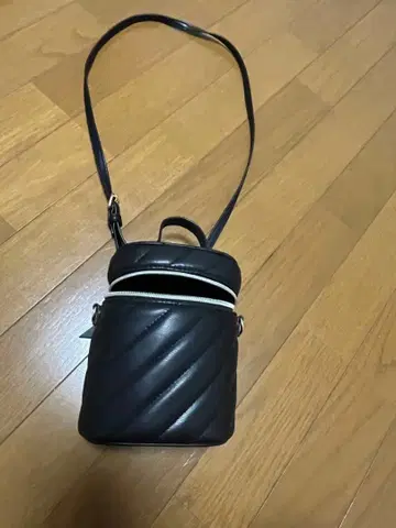 블랙 퀼팅 숄더백