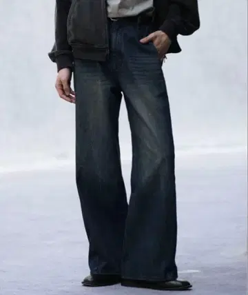 CURVED FLARE DENIM SLACKS