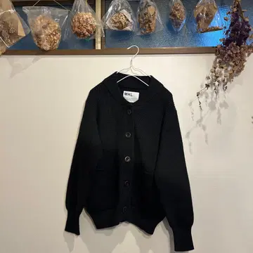 MHL. 버튼 가디건