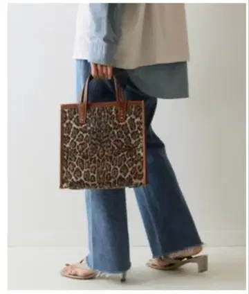 A VACATION TANK S 레오파드 무늬