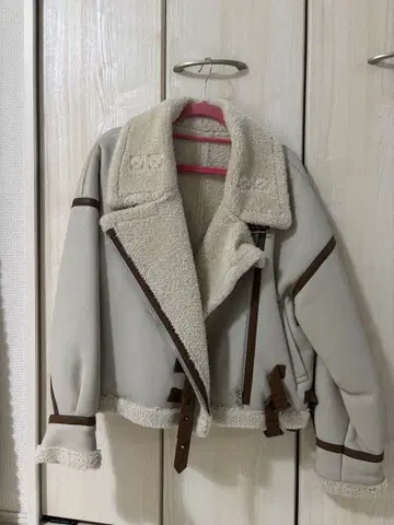 여성용 MURUA 무스탕